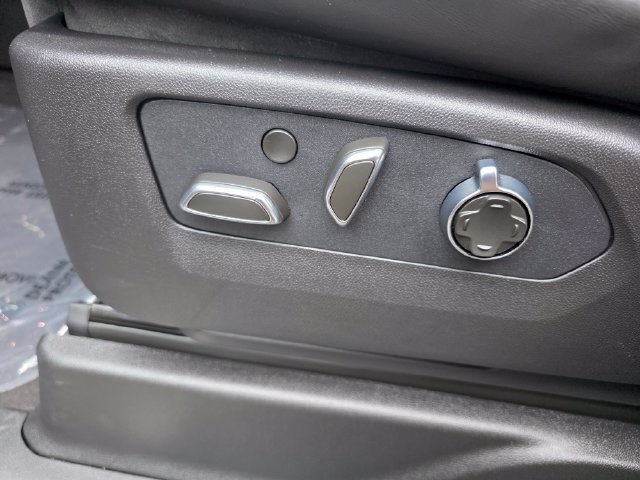Used 2026 Cadillac Escalade V AWD/4WD image 29