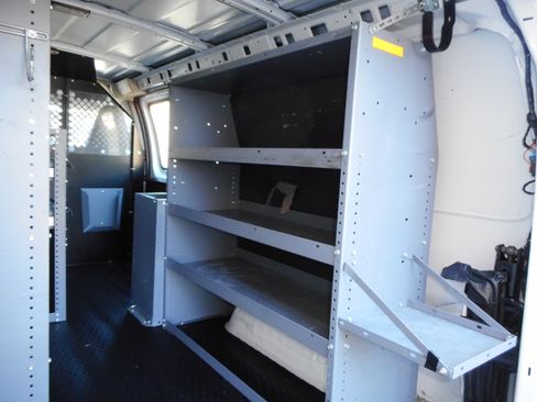 Used 2016 Chevrolet Express 2500 RWD image 16