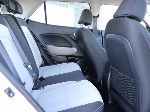 Certified 2022 Hyundai Venue SEL image 13