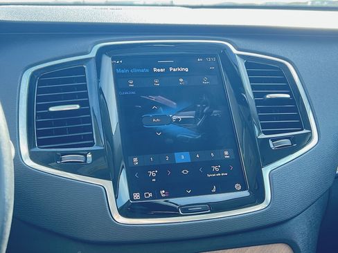 Used 2023 Volvo XC90 B6 Plus w/ Protection Package Premier image 21