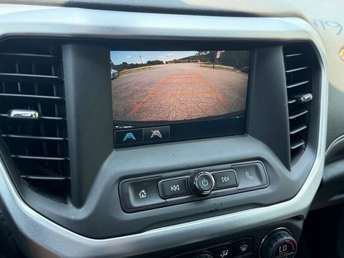 Used 2018 GMC Acadia SLE AWD/4WD image 28