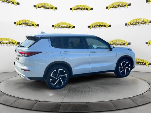 Used 2023 Mitsubishi Outlander SE FWD image 5