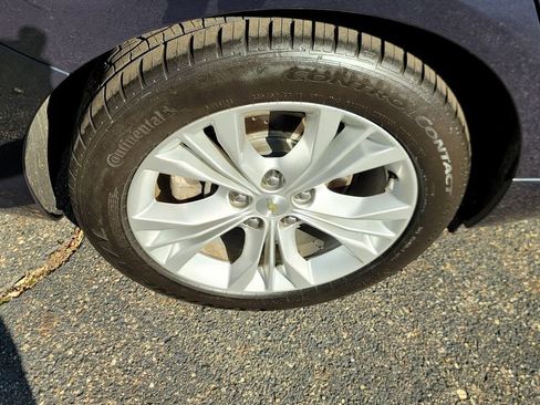 Used 2015 Chevrolet Impala LT w/ Convenience Package image 13