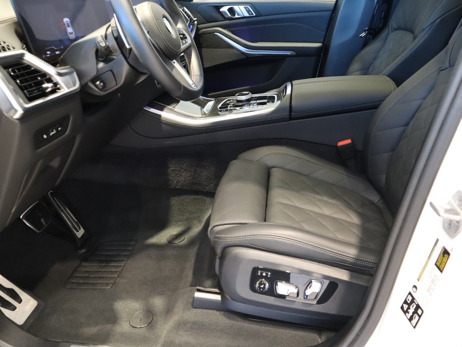 Used 2026 BMW X5 M60i AWD/4WD image 19