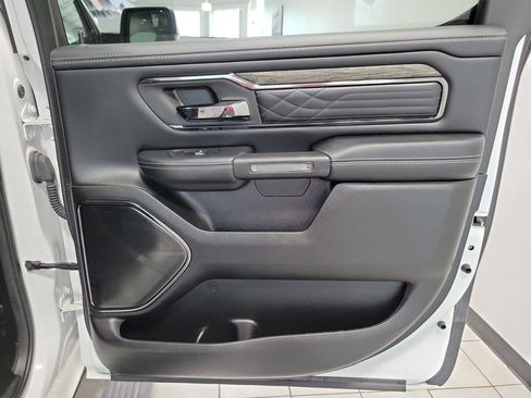 Used 2025 RAM 1500 Limited AWD/4WD image 15