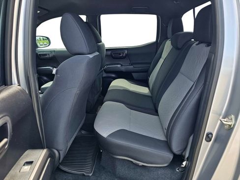 Used 2020 Toyota Tacoma TRD Sport w/ Technology Package RWD image 31