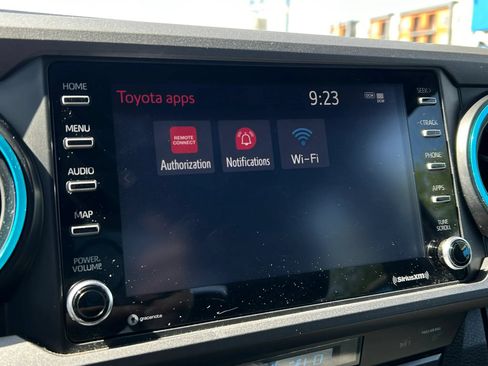 Used 2022 Toyota Tacoma TRD Sport w/ Technology Package AWD/4WD image 28