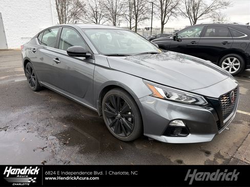 Used 2022 Nissan Altima 2.5 SR w/ Midnight Edition Package image 1