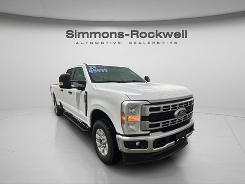 Used 2024 Ford F250 XLT image 2