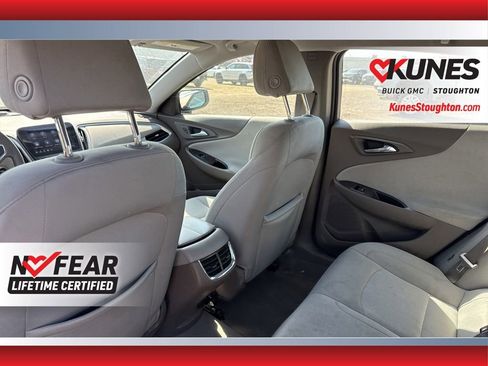 Used 2022 Chevrolet Malibu LT FWD image 33