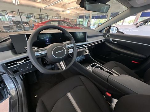 Used 2025 Hyundai Sonata SEL AWD/4WD image 10
