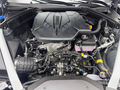 Used 2025 Genesis G70 2.5T image 79