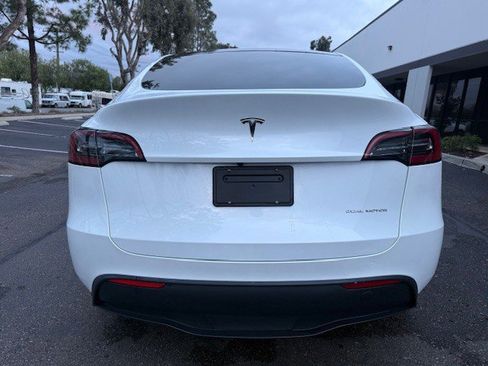 Used 2023 Tesla Model Y Long Range image 9