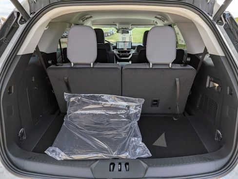 New 2026 Ford Explorer Active w/ Active Comfort Package AWD/4WD image 5