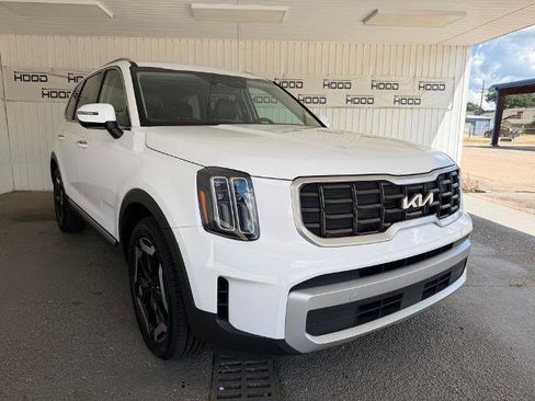 Used 2025 Kia Telluride S FWD image 1