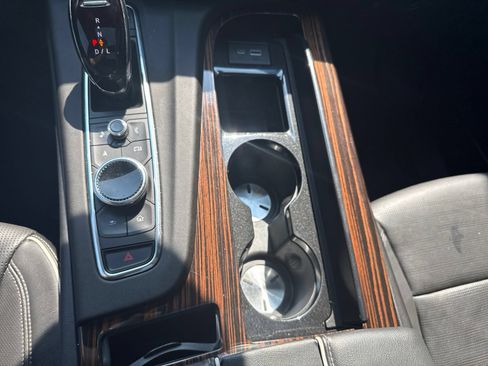 Used 2023 Cadillac Escalade Premium Luxury AWD/4WD image 33