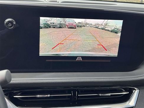 Used 2024 Buick Envista Sport Touring w/ Convenience I Package image 17