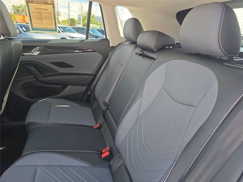 Used 2026 Volkswagen Tiguan SE FWD image 9