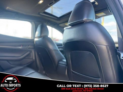 Used 2022 MAZDA MAZDA3 s image 17