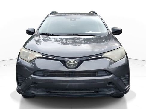 Used 2017 Toyota RAV4 LE FWD image 2