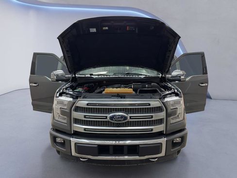Used 2017 Ford F150 Platinum w/ Equipment Group 701A Luxury image 9