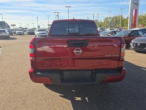 Certified 2022 Nissan Frontier SV w/ Technology Package image 6