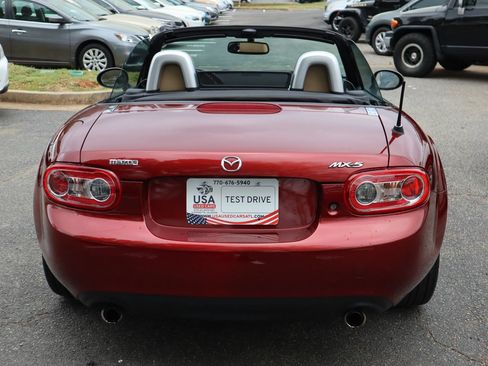 Used 2009 MAZDA MX-5 Miata Grand Touring RWD image 6
