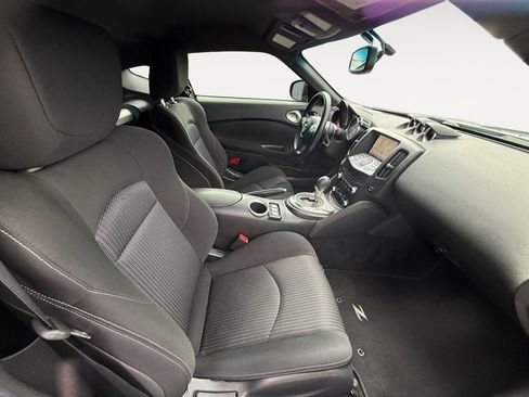 Used 2015 Nissan 370Z w/ Sport Package image 16