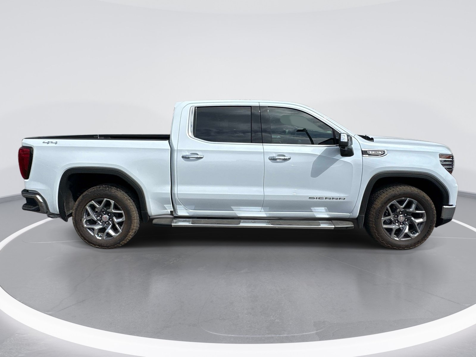 Used 2026 GMC Sierra 1500 SLT w/ SLT Premium Plus Package AWD/4WD image 9