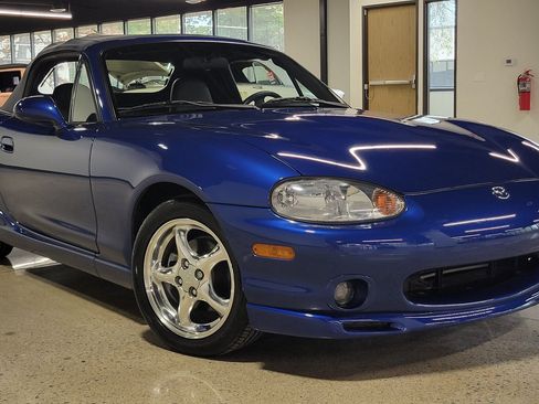 Used 1999 MAZDA MX-5 Miata RWD image 38