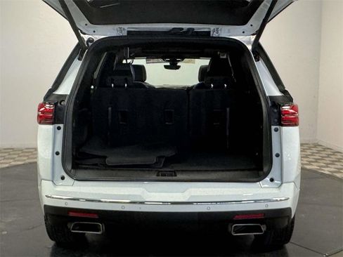 Used 2023 Chevrolet Traverse Premier image 29