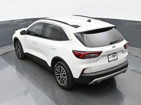 Used 2023 Ford Escape SE image 33