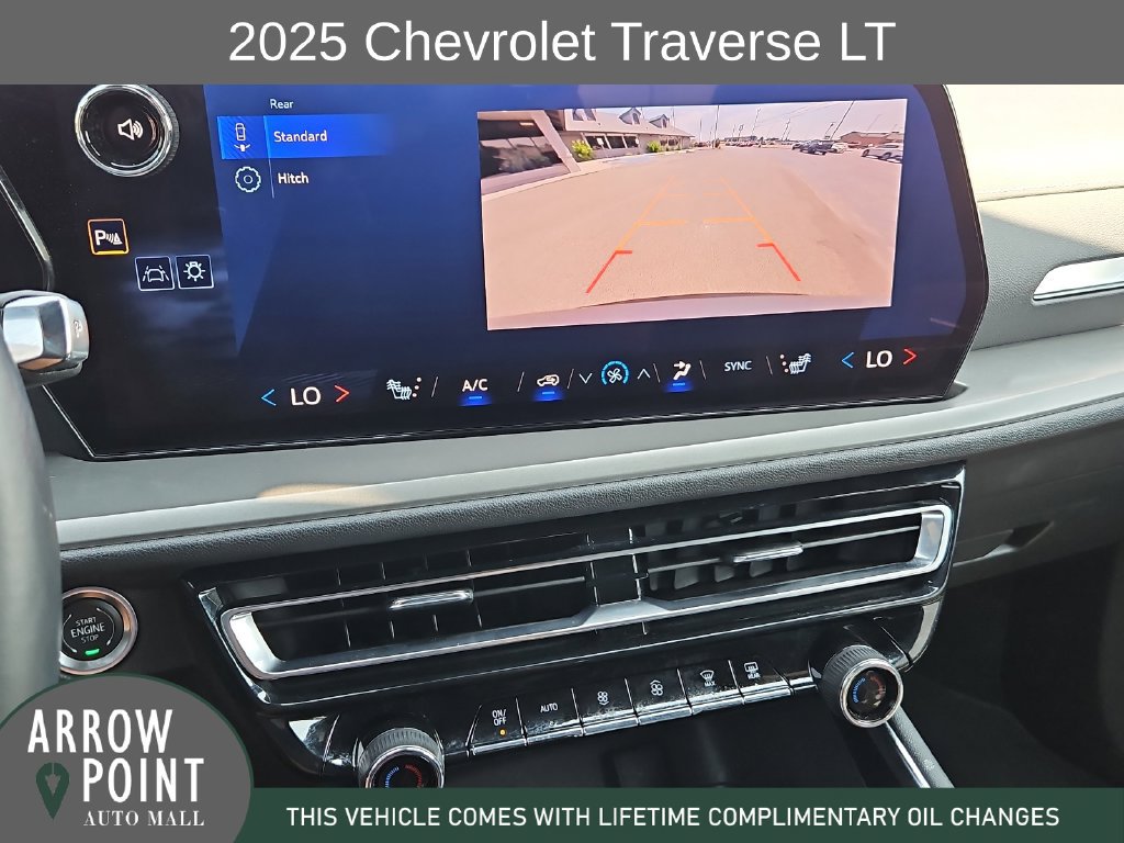 Used 2025 Chevrolet Traverse LT FWD image 24