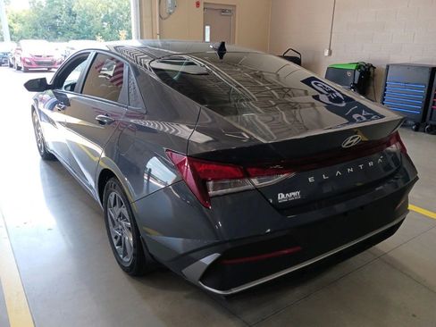 Used 2024 Hyundai Elantra SEL FWD image 6