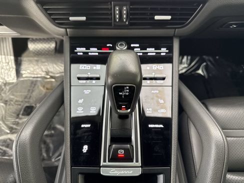 Used 2019 Porsche Cayenne AWD/4WD image 17