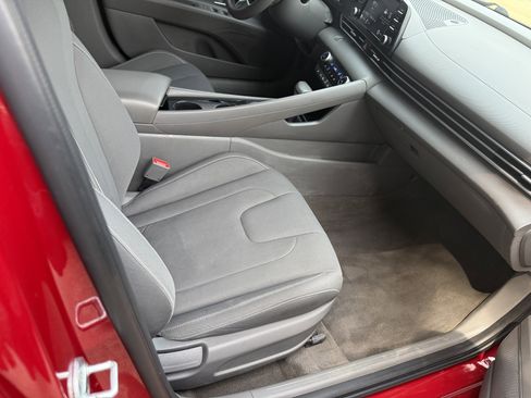 Used 2022 Hyundai Elantra SEL w/ Convenience Package image 13