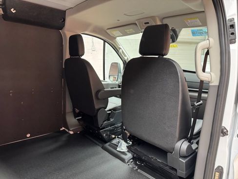 Used 2024 Ford Transit 150 Low Roof AWD w/ Exterior Upgrade Package image 32