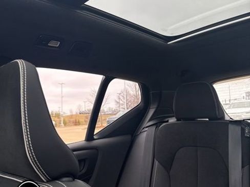 Used 2024 Volvo XC40 Recharge Plus w/ Protection Package Premier image 12