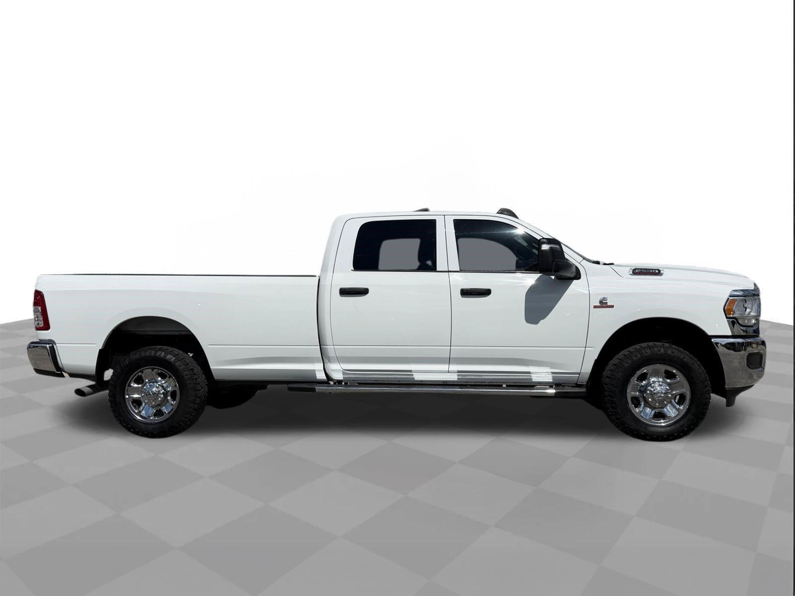 Used 2024 RAM 2500 Tradesman w/ Chrome Appearance Group AWD/4WD image 5