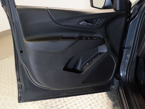 Used 2021 Chevrolet Equinox LT FWD image 12