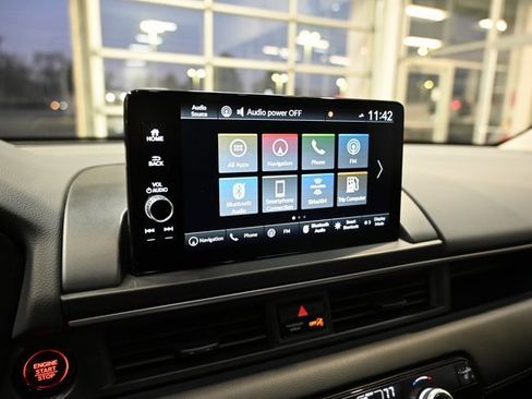 Used 2024 Honda Pilot Touring image 16