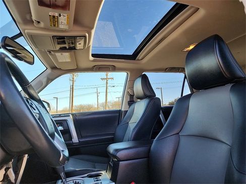 Used 2016 Toyota 4Runner SR5 image 13