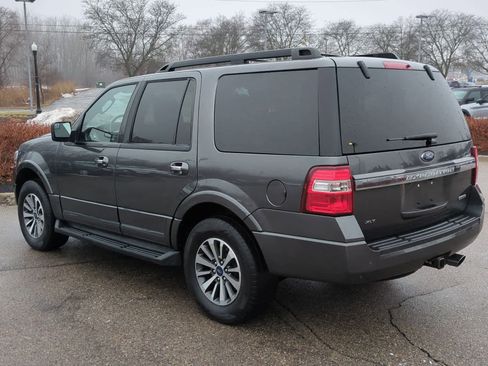Used 2017 Ford Expedition XLT image 6