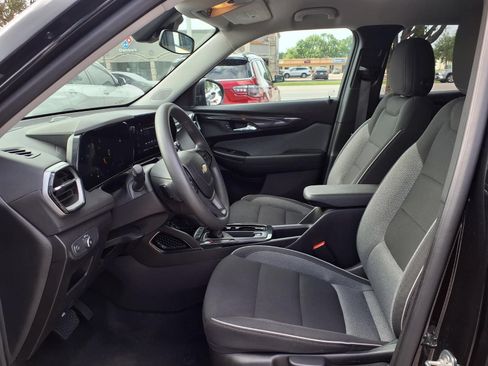 Used 2024 Chevrolet TrailBlazer LT FWD image 17