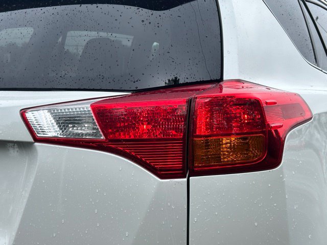 Used 2015 Toyota RAV4 Limited w/ Technology Package AWD/4WD image 11