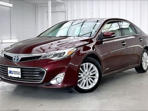 Used 2013 Toyota Avalon XLE Touring FWD image 2