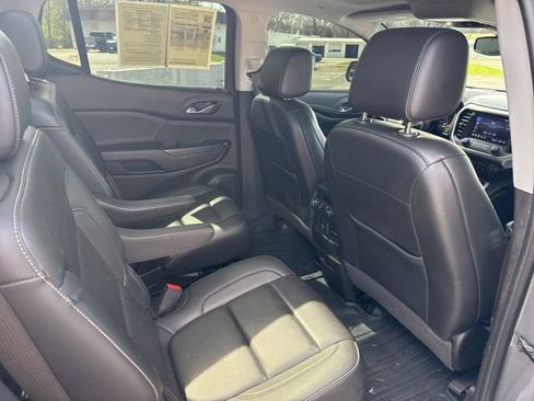 Used 2022 GMC Acadia SLT w/ Elevation Edition image 19