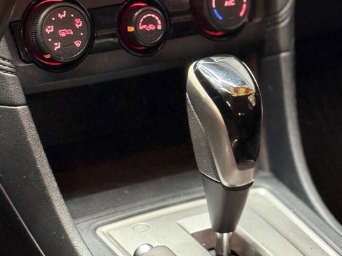 Used 2019 Subaru Crosstrek 2.0i Premium image 17