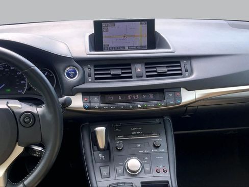 Used 2014 Lexus CT 200h FWD image 7