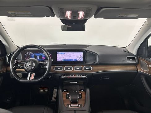 Used 2024 Mercedes-Benz GLS 450 4MATIC image 13